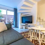 Duplex Modern Gem With Terrace Lejlighed