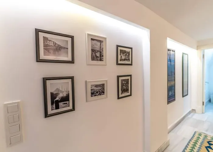 Duplex Modern Gem With Terrace Апартаменты *