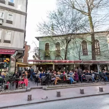 Duplex Modern Gem With Terrace