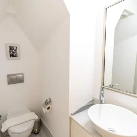 Apartman Duplex Modern Gem With Terrace *