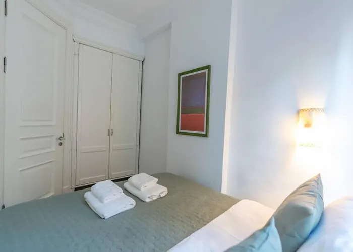 Duplex Modern Gem With Terrace *