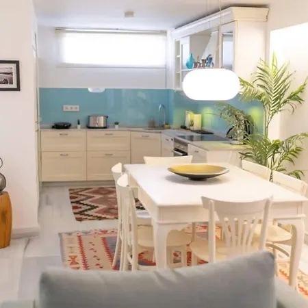 아파트 Duplex Modern Gem With Terrace *