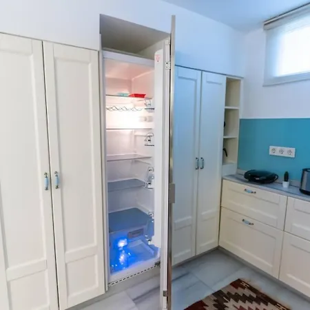 아파트 Duplex Modern Gem With Terrace