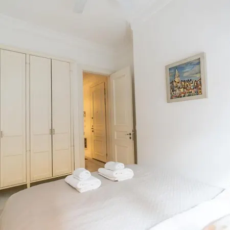 Apartment Duplex Modern Gem With Terrace